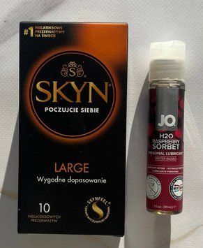 Набор SKYN Large 10 шт + Смазка System JO H2O &mdash; Raspberry Sorbet (30 мл) SOS2156 фото