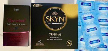 Набор 50 шт SKYN ORIGINAL &ndash; Pasante Cooling + Жидкий вибратор Intt Vibration Cotton Candy (15 мл) SOS1514 фото