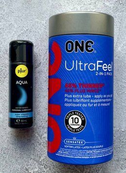 Комплект ONE UltraFeel 2-in-1 10 шт - Лубрикант pjur Aqua 30 мл SOS2663 фото