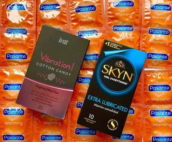 Набор 22 шт Skyn ​​Extra Lube &ndash; Pasante Warming + Жидкий вибратор Intt Vibration Cotton Candy (15 мл) SOS1579 фото