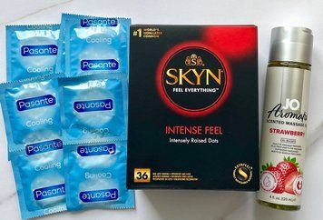 Набор 46 шт SKYN Intense Feel - Pasante Cooling + System JO Aromatix Strawberry 120 мл SOS1631 фото