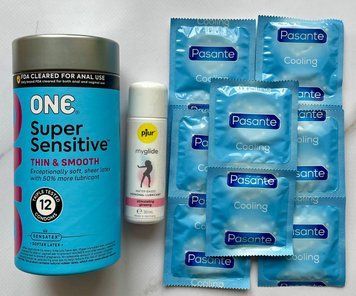 Комплект 22 шт ONE Super Sensitive - Pasante Cooling + Збудлива змазка pjur my glide 30 мл SOS1489 фото