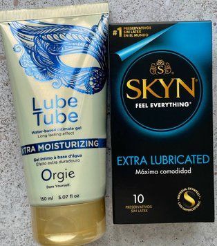 Комплект Skyn Exstra Lube 10 штук + LUBE TUBE XTRA, 150 мл ORGIE SOS1101 фото